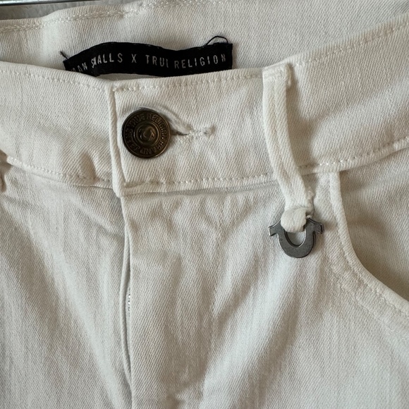 True Religion x Joan Smalls Mid-Rise Halle Jean in White Size 26 - Picture 3 of 7